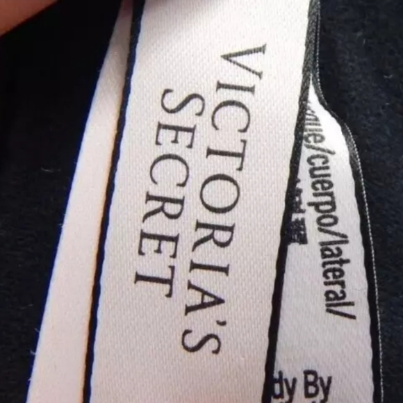 Victoria's Secret Perfect Shape Underwire Bra - Picture 4 of 4